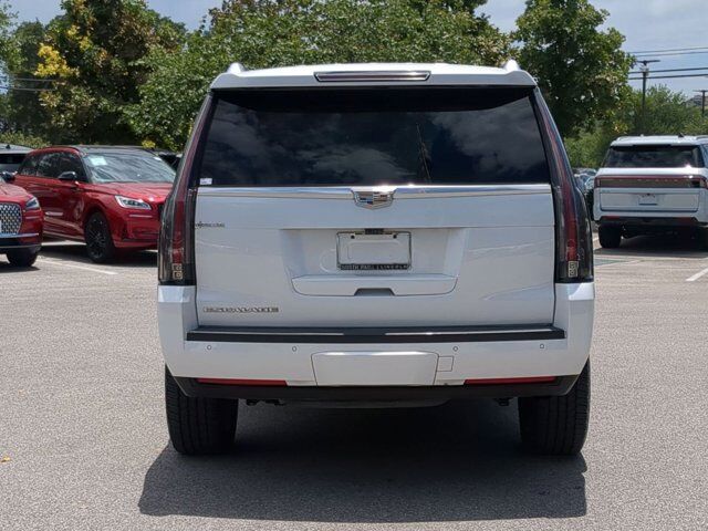 2017 Cadillac Escalade Luxury