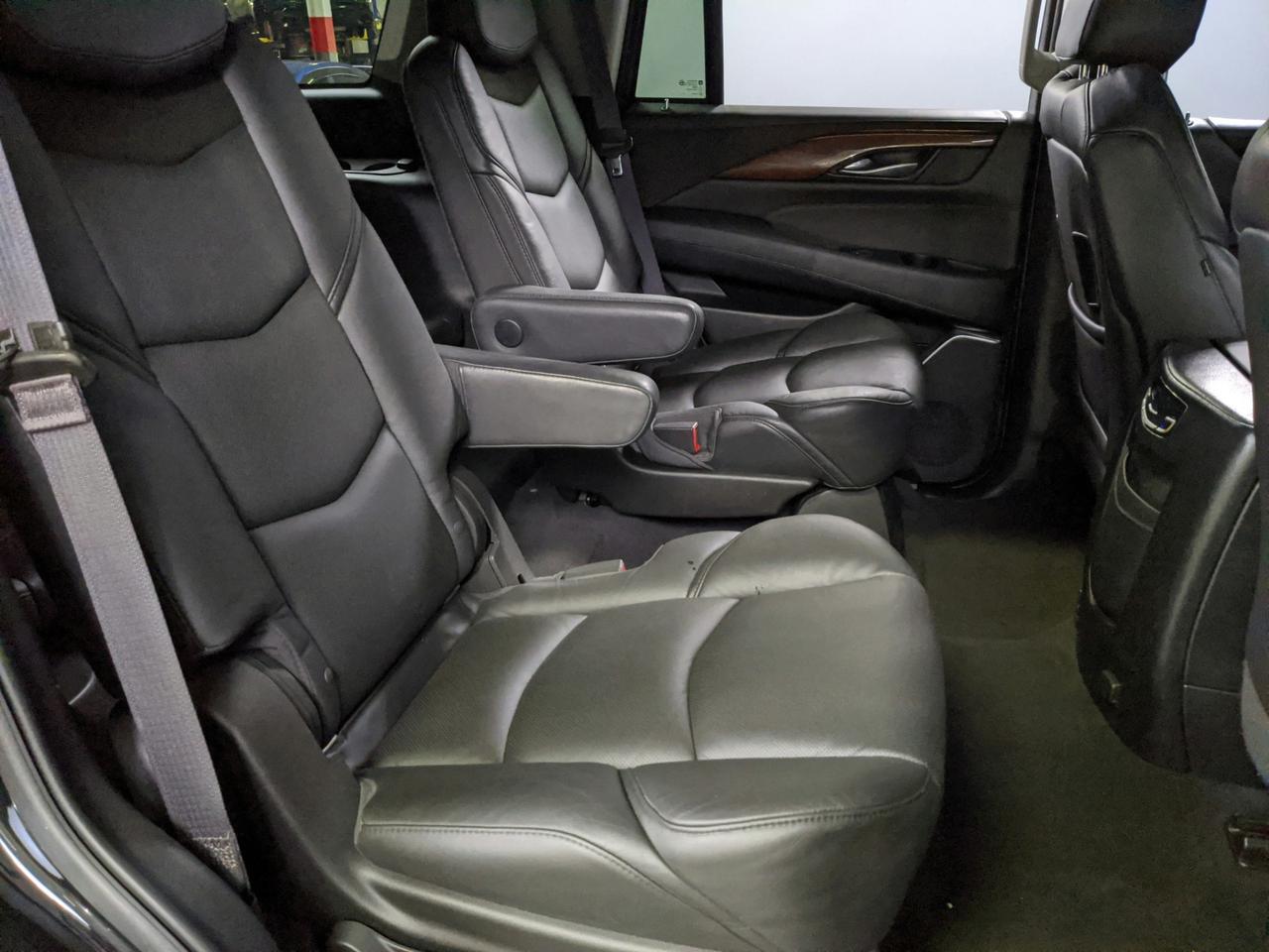2017 Cadillac Escalade Luxury St. Charles  IL