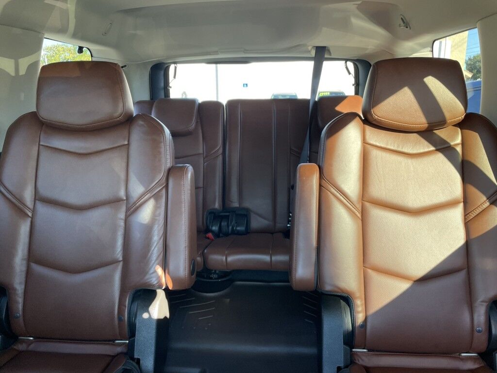 2017 Cadillac Escalade PREMIUM LUXURY~CLEAN CARFAX~BOSE SOUND SYSTEM~REAR ENTERTAINMENT~ONLINE FINANCE AND SHIPPING AVAILABLE!!! Sarasota FL