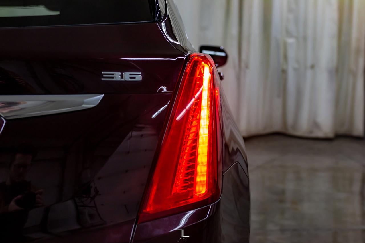 2017 Cadillac XT5 AWD Platinum Leather Roof Nav BCam Red Deer AB