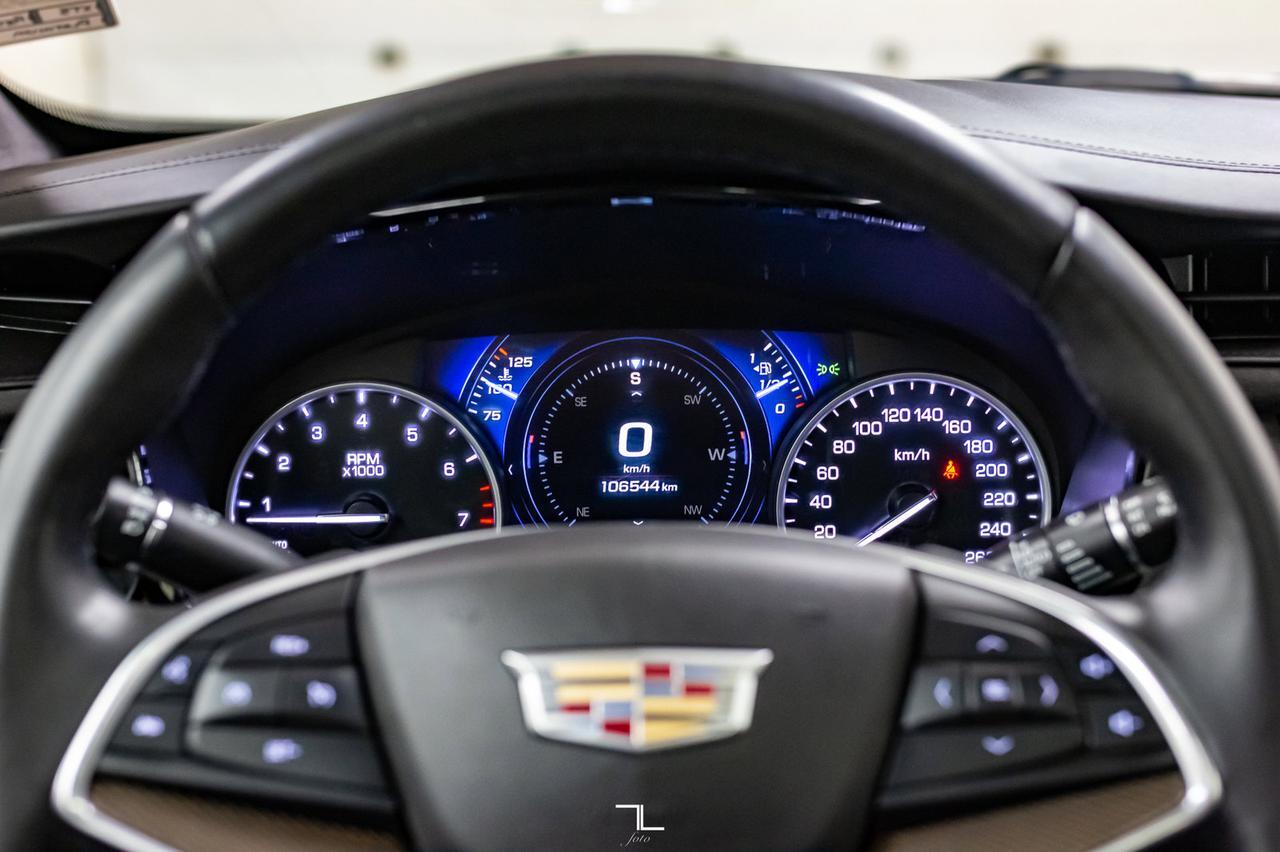 2017 Cadillac XT5 AWD Platinum Leather Roof Nav BCam Red Deer AB