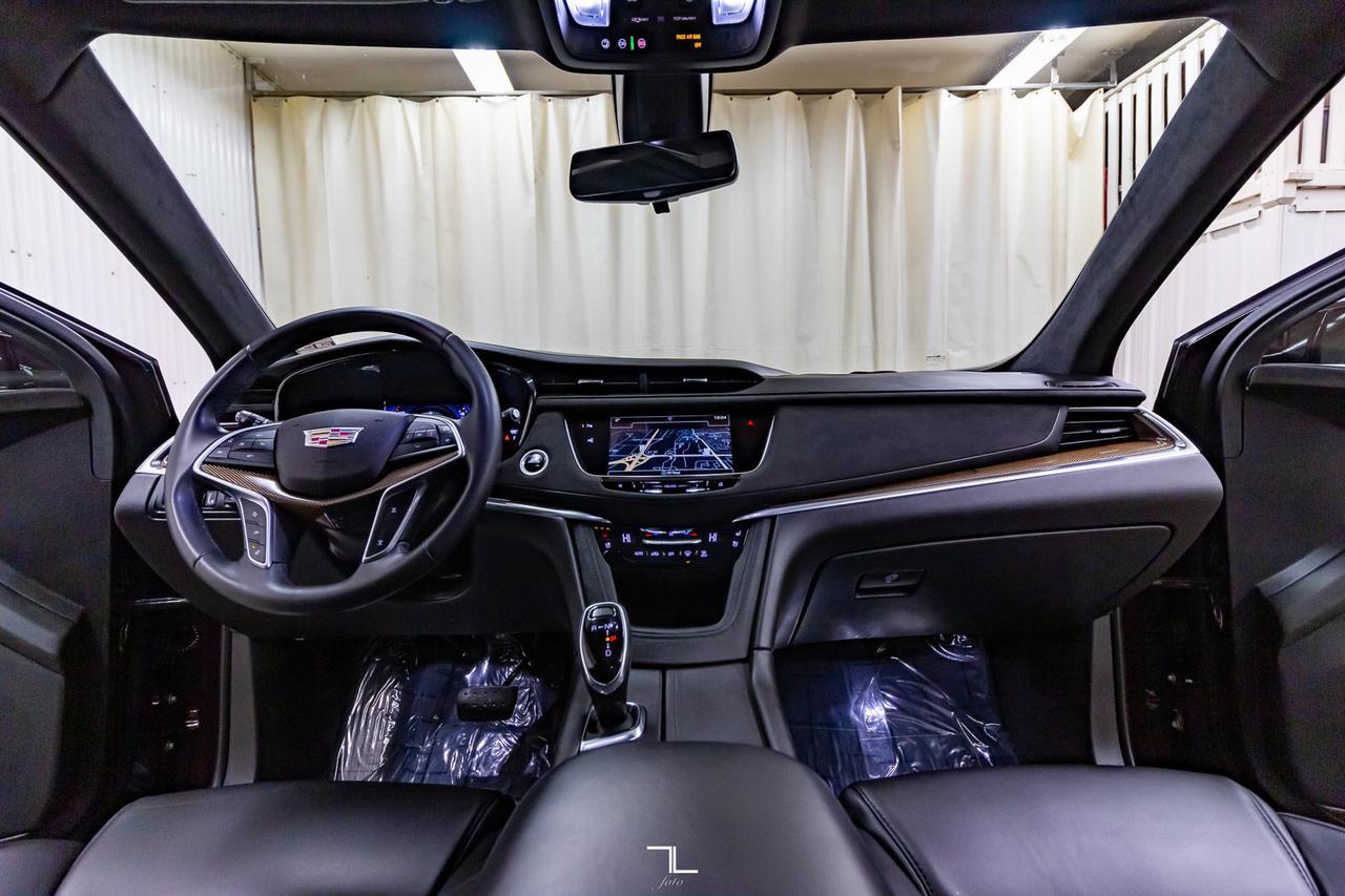 2017 Cadillac XT5 AWD Platinum Leather Roof Nav BCam Red Deer AB