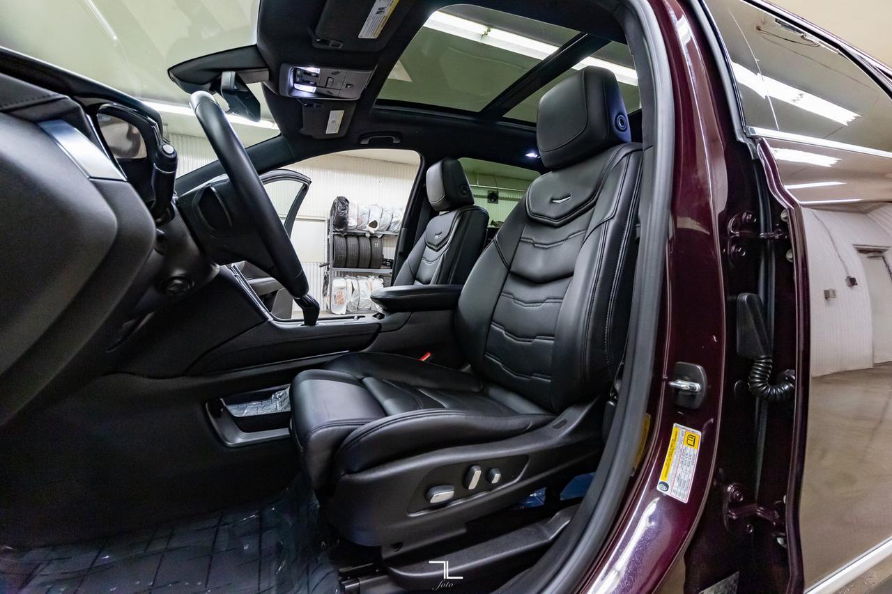 2017 Cadillac XT5 AWD Platinum Leather Roof Nav BCam Red Deer AB