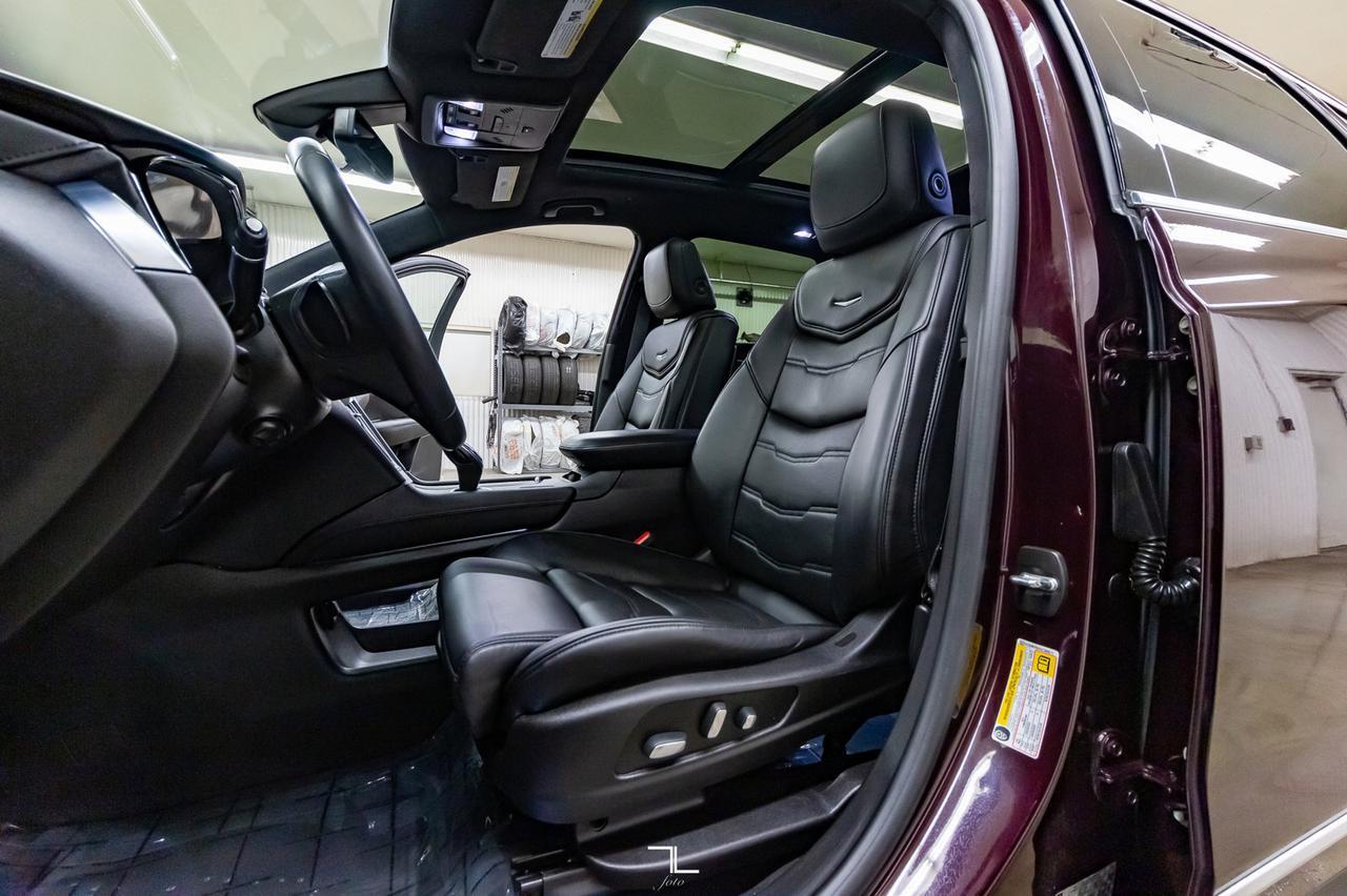 2017 Cadillac XT5 AWD Platinum Leather Roof Nav BCam Red Deer AB