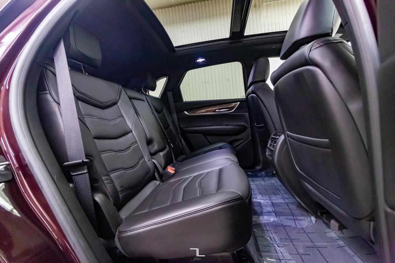 2017 Cadillac XT5 AWD Platinum Leather Roof Nav BCam Red Deer AB