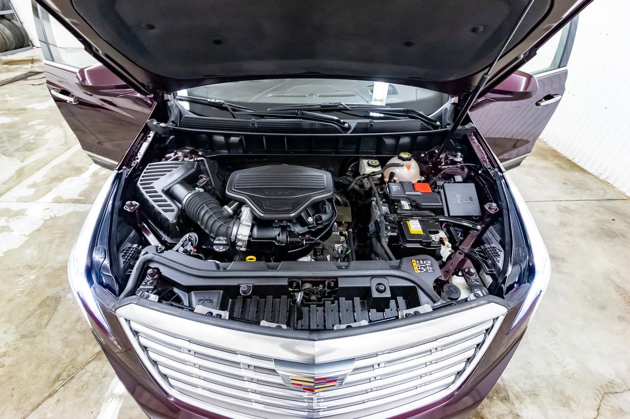 2017 Cadillac XT5 AWD Platinum Leather Roof Nav BCam Red Deer AB