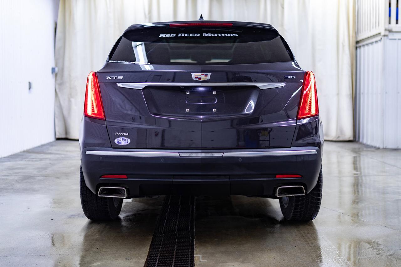 2017 Cadillac XT5 AWD Premium Luxury Leather Roof Nav Red Deer AB