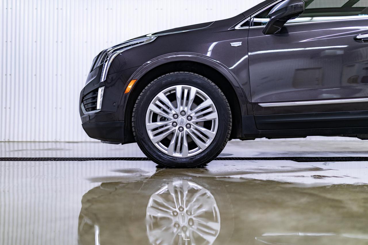 2017 Cadillac XT5 AWD Premium Luxury Leather Roof Nav Red Deer AB