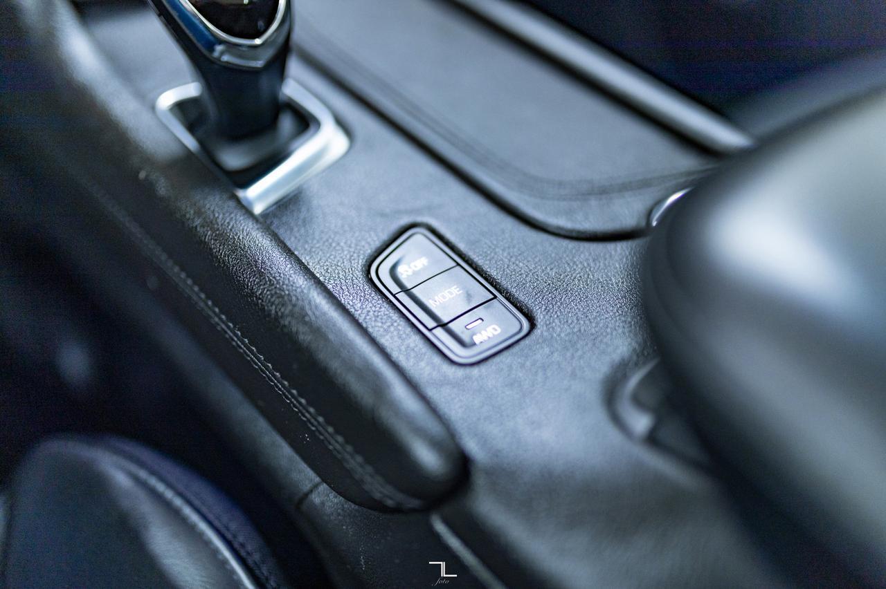 2017 Cadillac XT5 AWD Premium Luxury Leather Roof Nav Red Deer AB