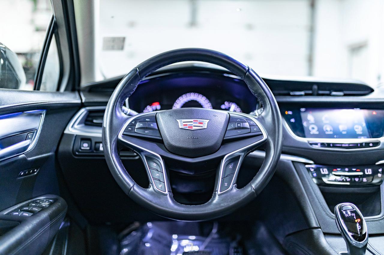 2017 Cadillac XT5 AWD Premium Luxury Leather Roof Nav Red Deer AB