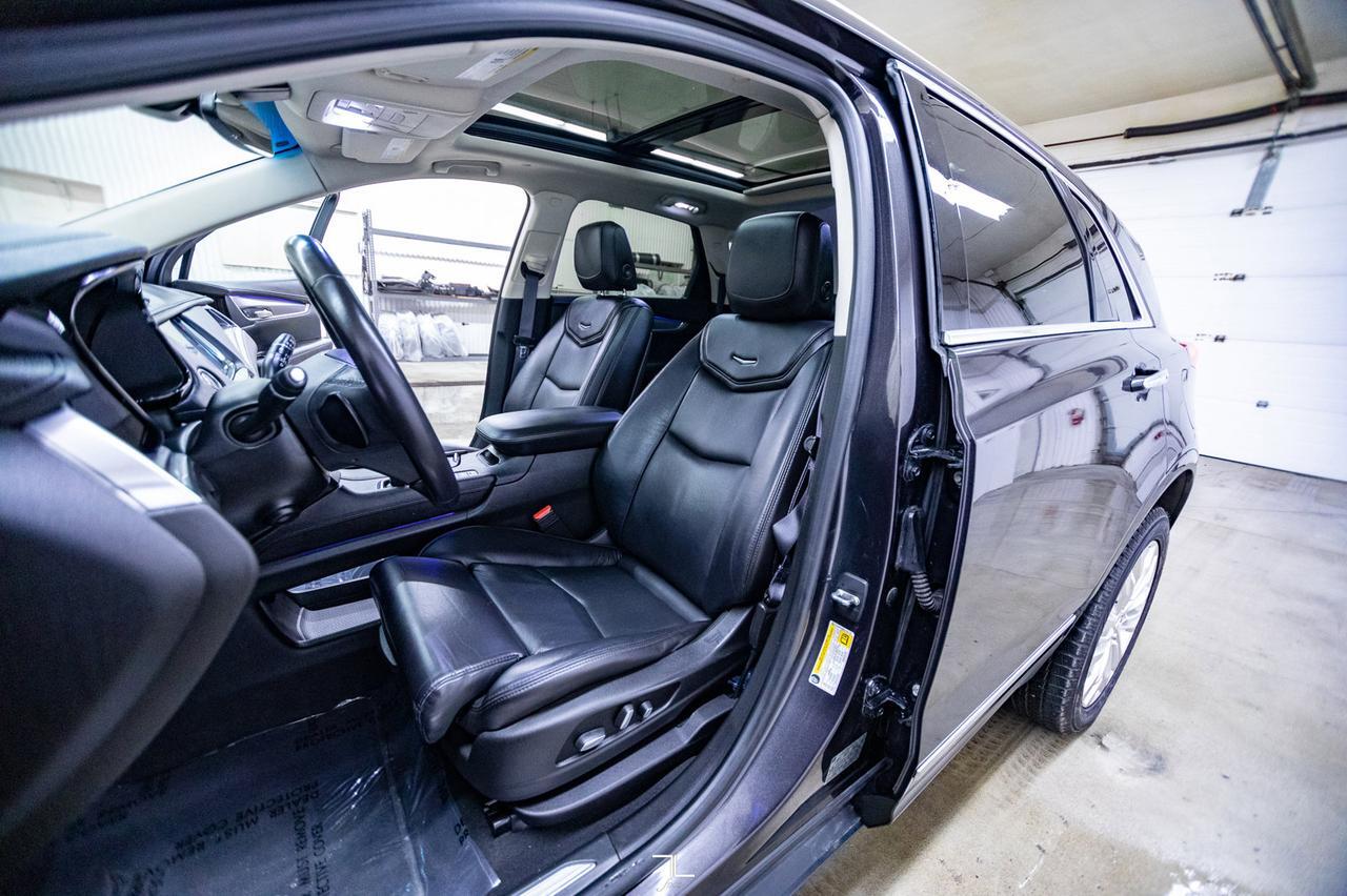 2017 Cadillac XT5 AWD Premium Luxury Leather Roof Nav Red Deer AB