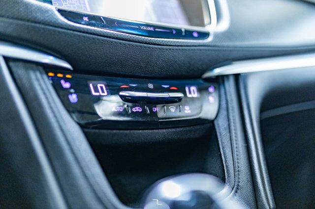 2017 Cadillac XT5 AWD Premium Luxury Leather Roof Nav Red Deer AB