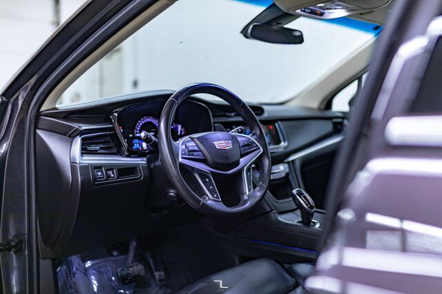 2017 Cadillac XT5 AWD Premium Luxury Leather Roof Nav Red Deer AB