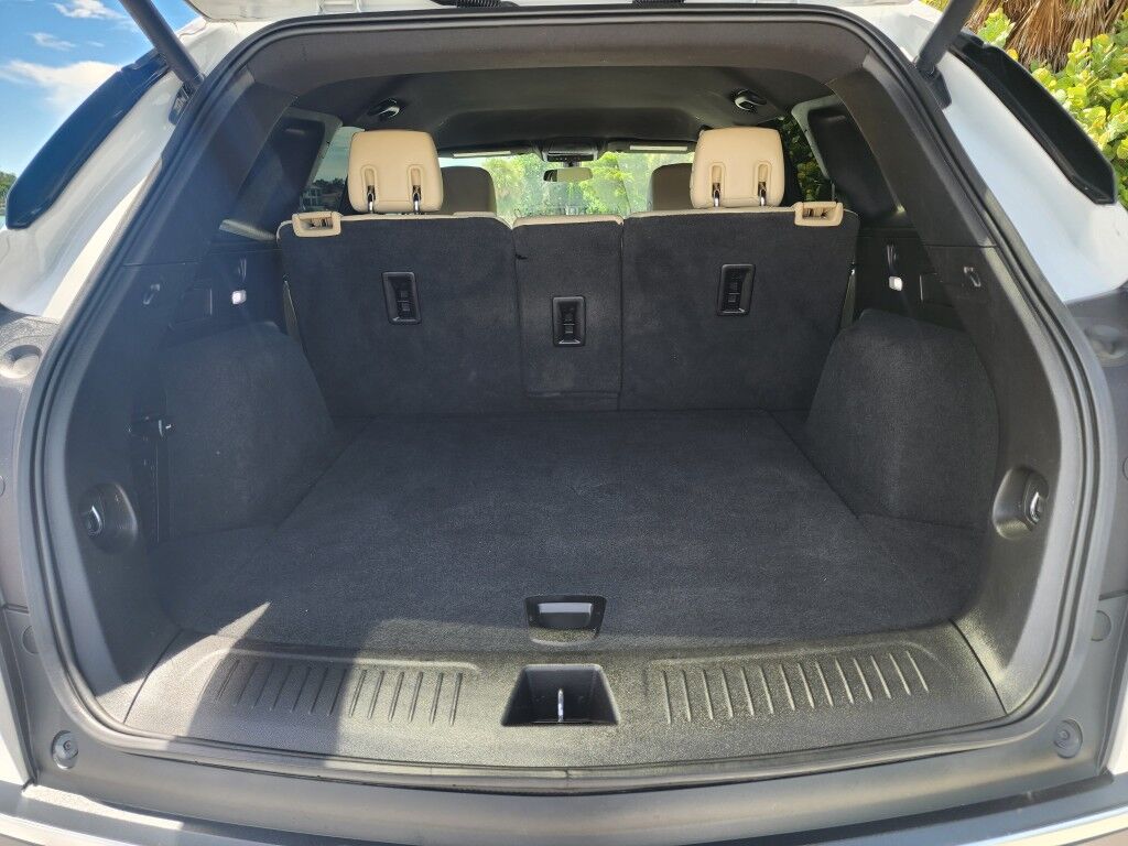 2017 Cadillac XT5 FWD~ACTIVE PARKING SYSTEM~ALUMINUM ROOF RAILS~CRUISE CONTROL~PARKING SENSORS~PREMIUM SOUND SYSTEM~REARVIEW CAMERA Sarasota FL