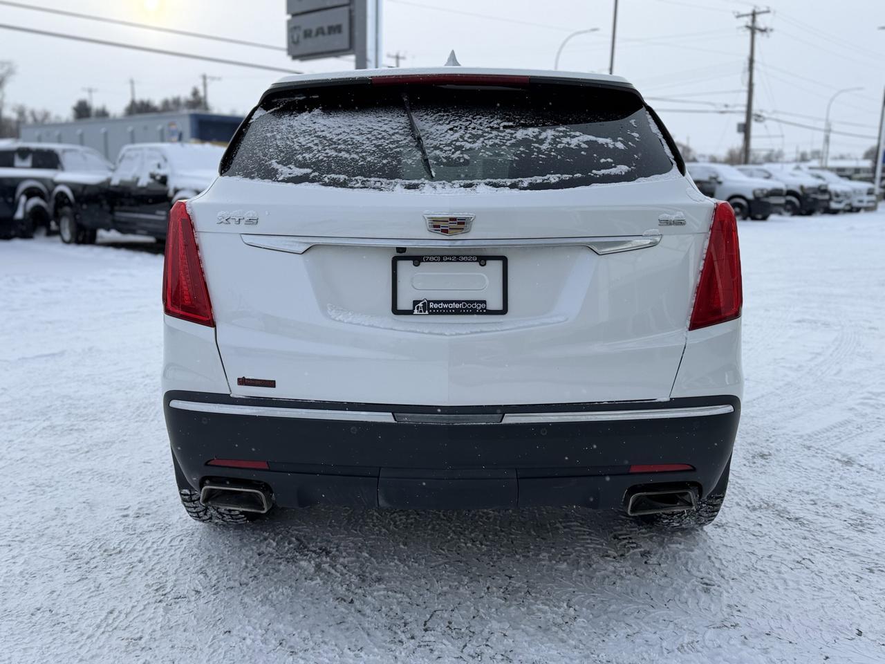 2017 Cadillac XT5 Luxury FWD | Leather | Heated Seats | Pano Sunroof | Navigation Redwater AB