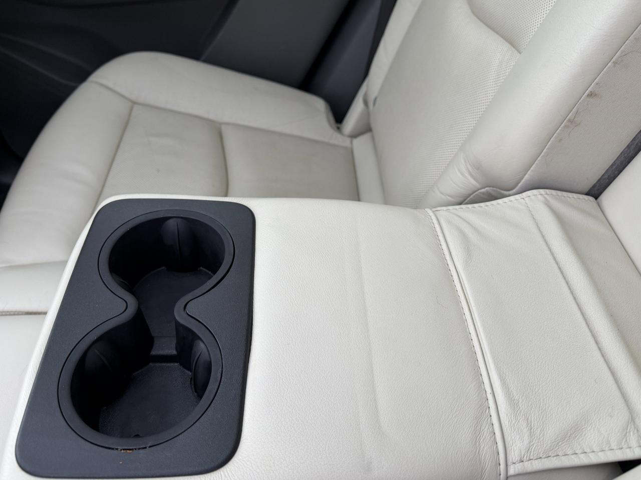 2017 Cadillac XT5 Luxury FWD | Leather | Heated Seats | Pano Sunroof | Navigation Redwater AB