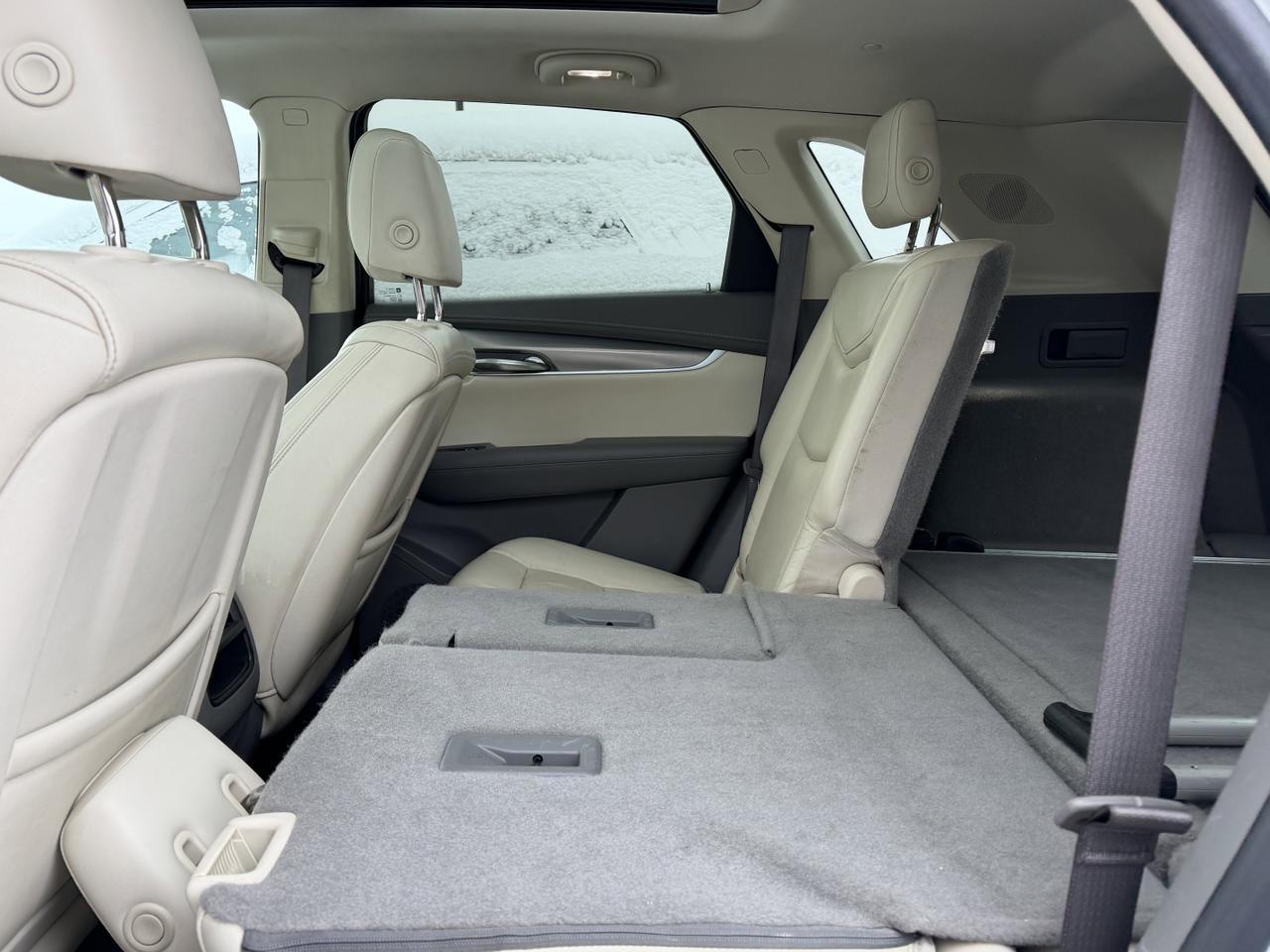 2017 Cadillac XT5 Luxury FWD | Leather | Heated Seats | Pano Sunroof | Navigation Redwater AB