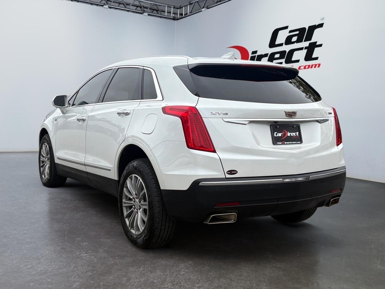 2017 Cadillac XT5 Luxury FWD, POWER LIFTGATE, PANORAMIC MOONROOF, BLIND SPOT ALERT, NAVIGATION, HEATED SEATS, BACKUP CAMERA WITH PARKING SENSORS, LOW MILES, CLEAN CARFAX, RIDE IN LUXURY!