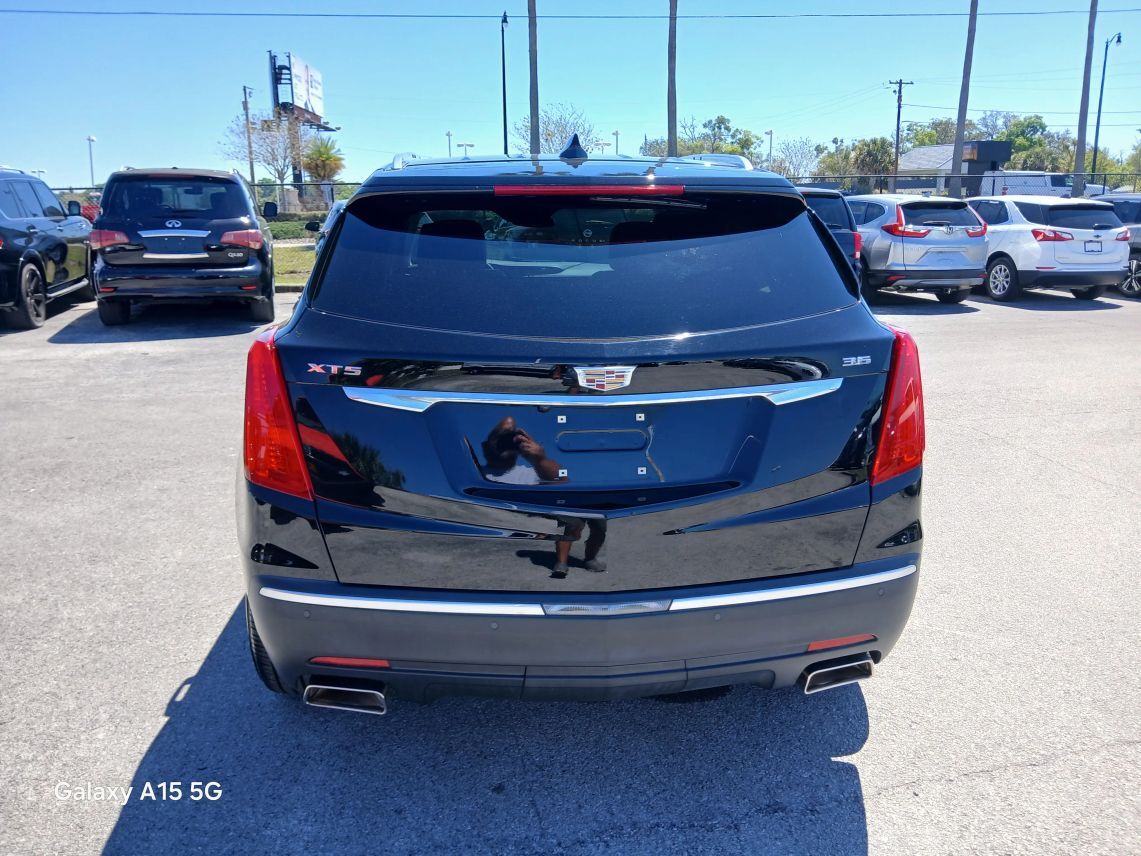 2017 Cadillac XT5 Luxury Sport Utility 4D