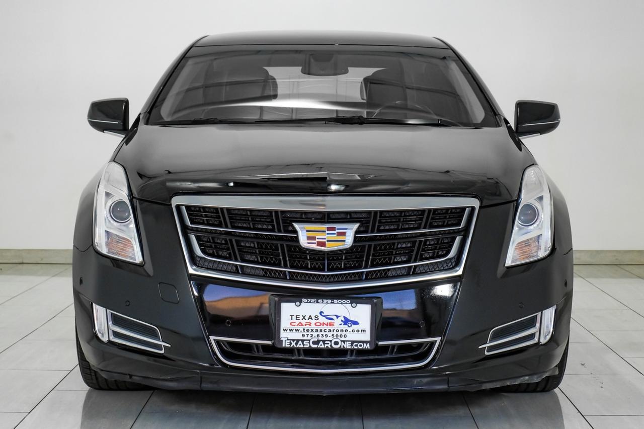 2017 Cadillac XTS LUXURY NAVIGATION AUTO PARKING ASSIST LEATHER HEATED AND COOLED SEATS REAR CAMERA