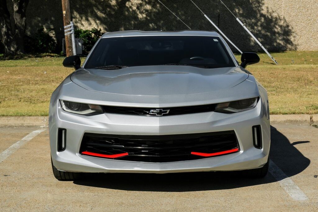 2017 Chevrolet Camaro 2LT photo 4