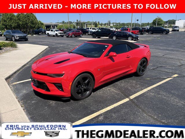 2017 Chevrolet Camaro 2SS Conv 6-Speed Manual w/BlackTop 20s HtdCldMemLthr HtdSteeringWheel BlackBowties Dual-ModeExhaust Milwaukee WI