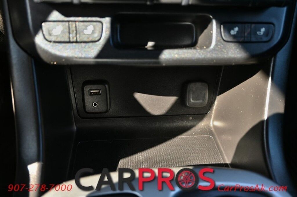 2017 Chevrolet Colorado LT - 4X4 - 3.6L V6 - Crew Cab - Chrome Luxury Pkg - Convenience Pkg - Auto Start - Heated Leather Seats - Front Collision Alert & Lane Departure - Back Up Camera - Tonneau Cover - Tow Pkg Anchorage AK