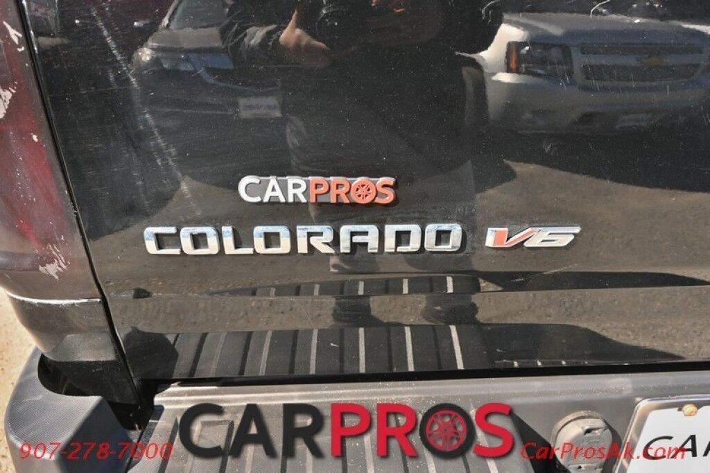 2017 Chevrolet Colorado LT - 4X4 - 3.6L V6 - Crew Cab - Chrome Luxury Pkg - Convenience Pkg - Auto Start - Heated Leather Seats - Front Collision Alert & Lane Departure - Back Up Camera - Tonneau Cover - Tow Pkg Anchorage AK