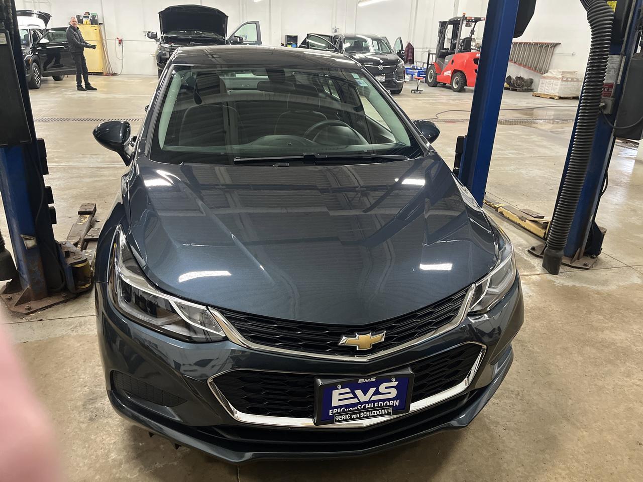 2017 Chevrolet Cruze LT 4dr ConveniencePkg w/HeatedSeats RemoteStart KeylessStart 8-WayPwrDriverSeat