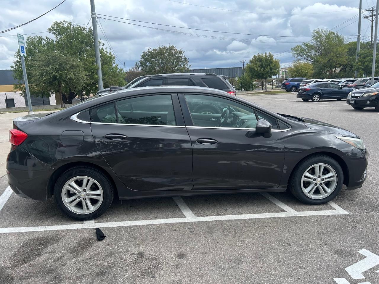 2017 Chevrolet Cruze LT Auto, photo 5