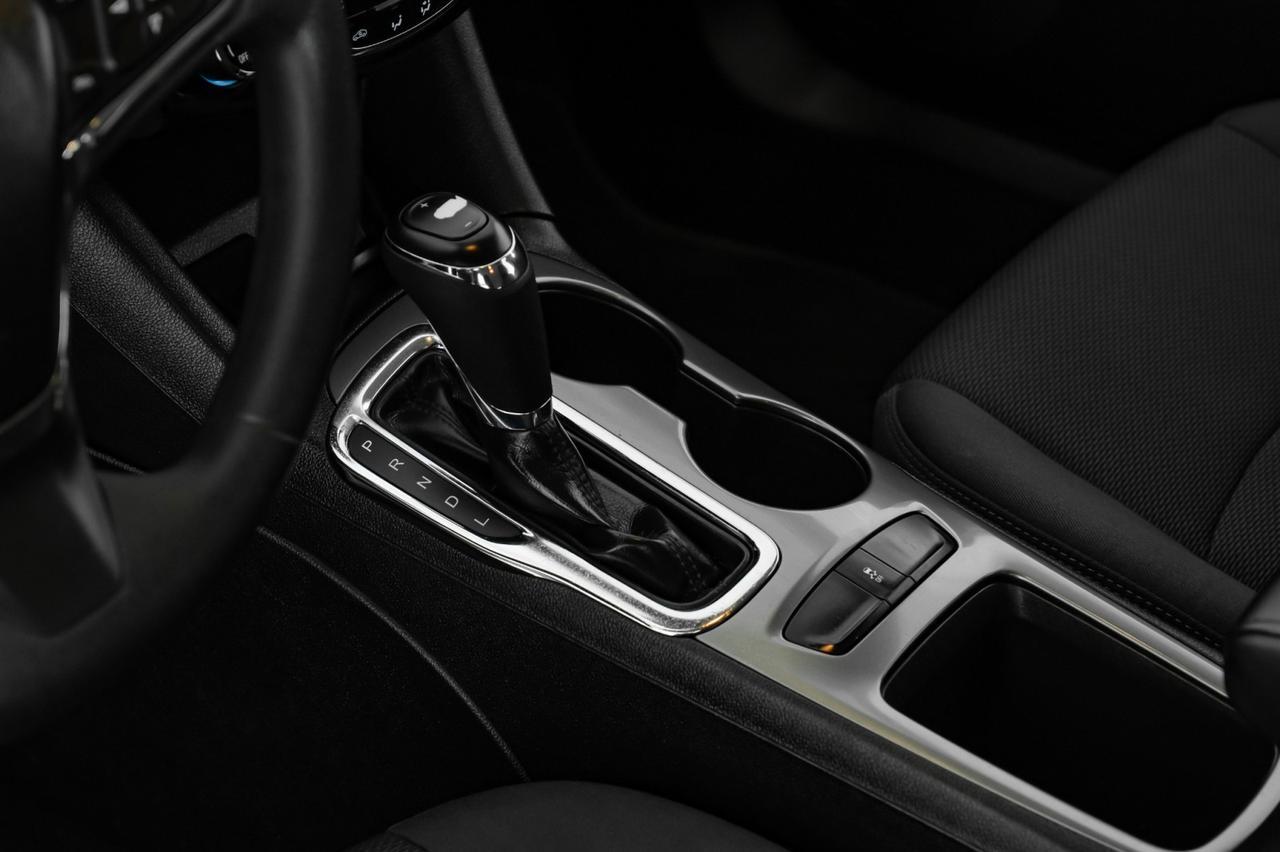 2017 Chevrolet Cruze LT HATCHBACK AUTOMATIC HEATED SEATS REAR CAMERA KEYLESS START BLUETOOTH Carrollton TX