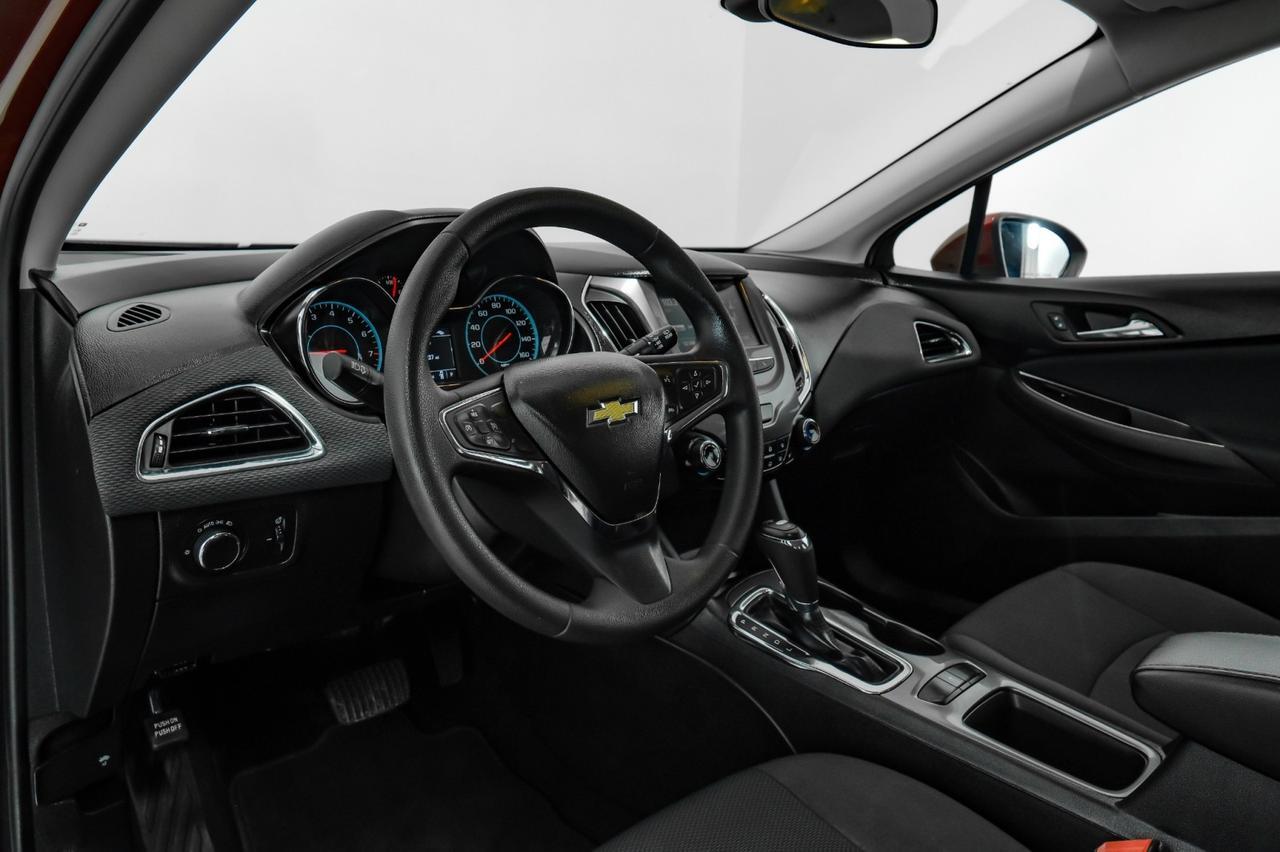 2017 Chevrolet Cruze LT HATCHBACK AUTOMATIC HEATED SEATS REAR CAMERA KEYLESS START BLUETOOTH Carrollton TX