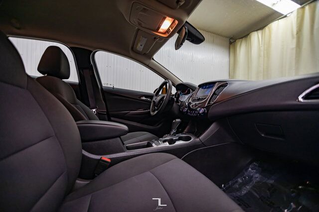 2017 Chevrolet Cruze LT Hatchback BCam Red Deer AB