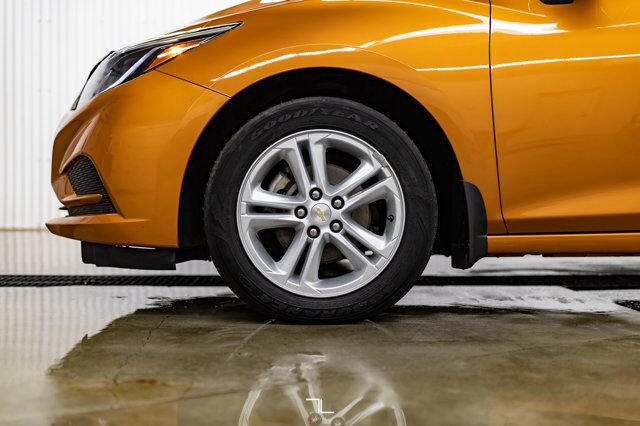 2017 Chevrolet Cruze LT Hatchback BCam Red Deer AB