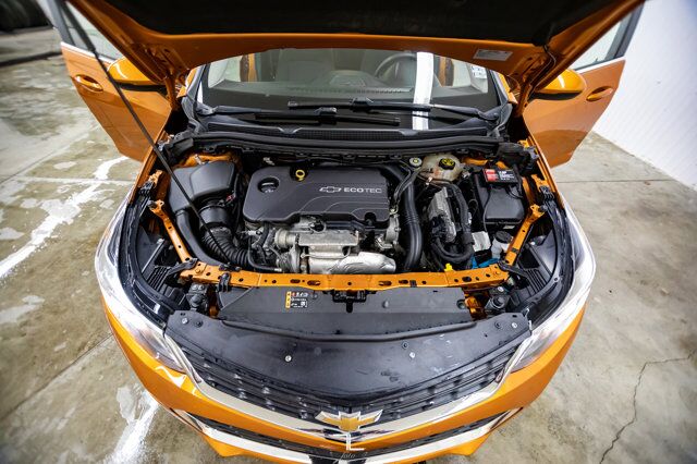 2017 Chevrolet Cruze LT Hatchback BCam Red Deer AB