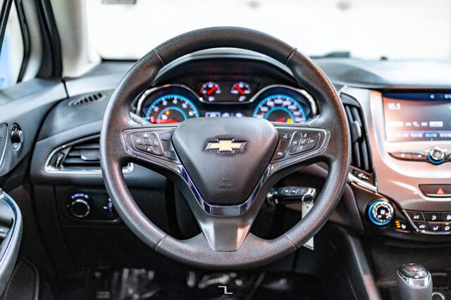 2017 Chevrolet Cruze LT Hatchback BCam Red Deer AB