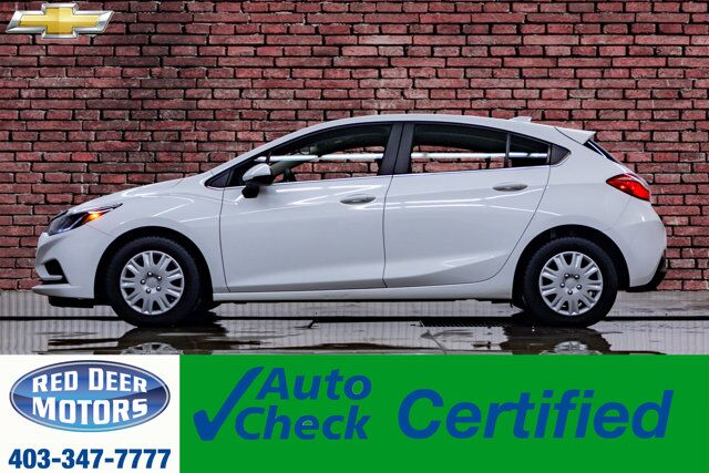 2017 Chevrolet Cruze LT Hatchback BCam