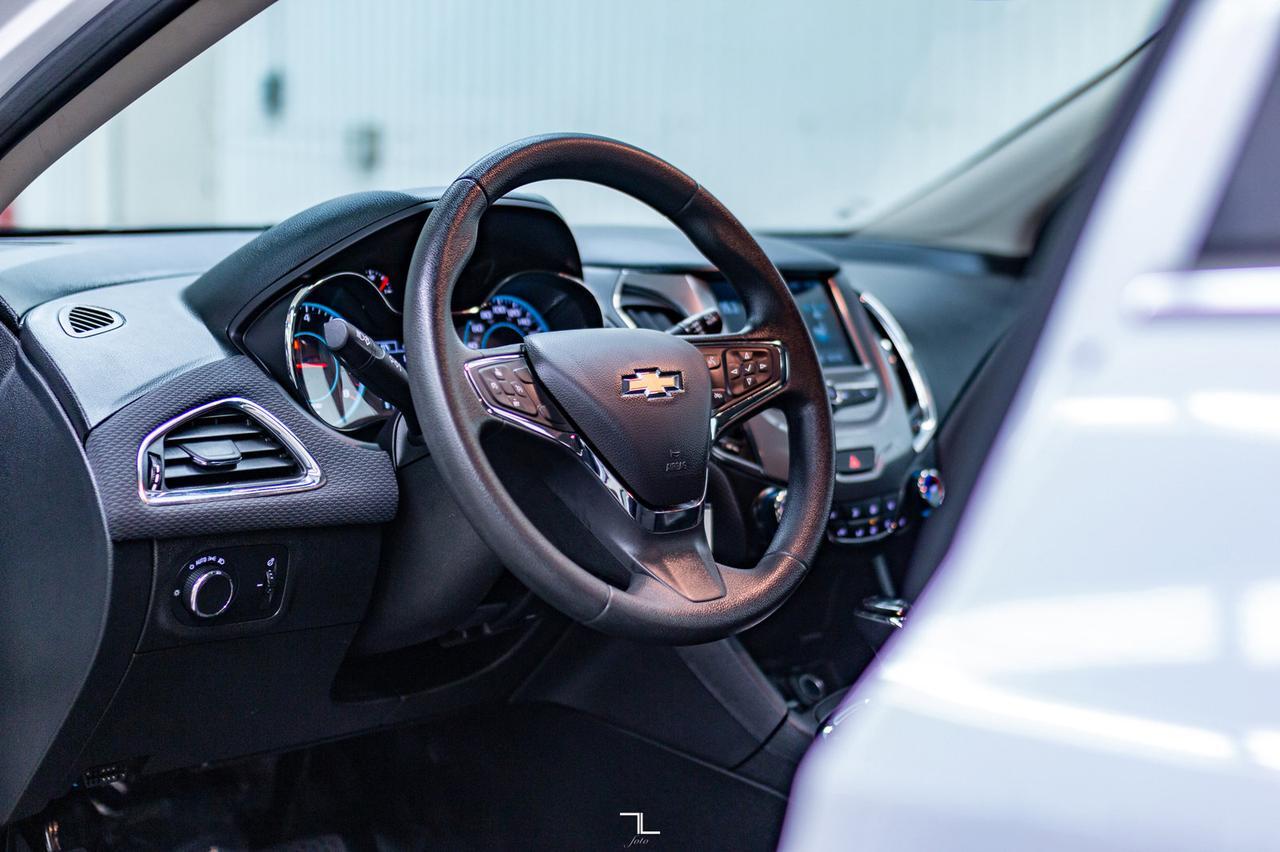 2017 Chevrolet Cruze LT Hatchback BCam Red Deer AB