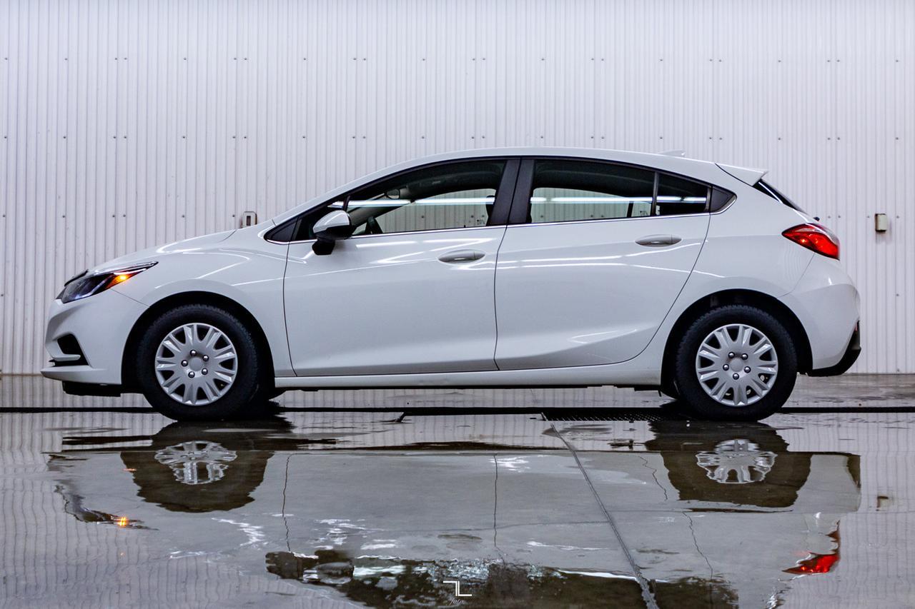 2017 Chevrolet Cruze LT Hatchback BCam Red Deer AB