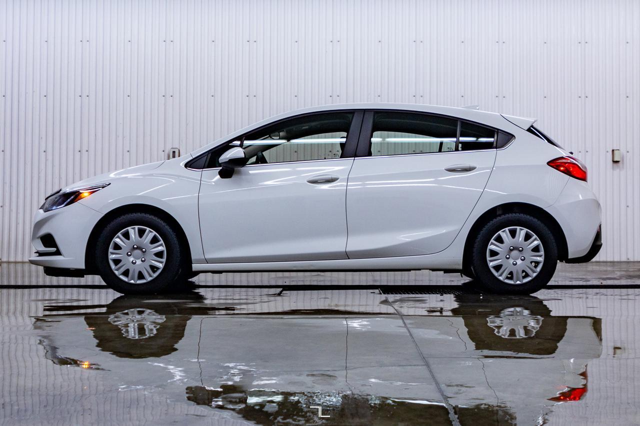 2017 Chevrolet Cruze LT Hatchback BCam Red Deer AB