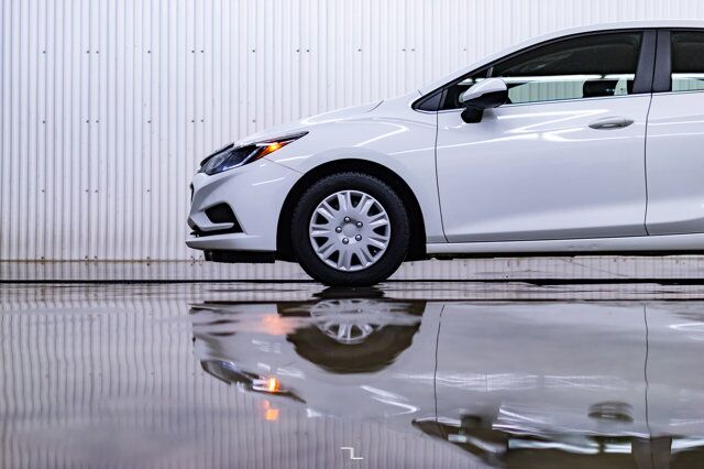 2017 Chevrolet Cruze LT Hatchback BCam Red Deer AB