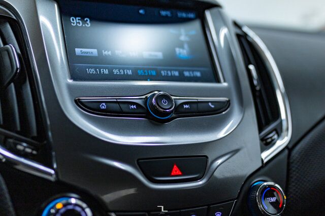 2017 Chevrolet Cruze LT Hatchback BCam Red Deer AB