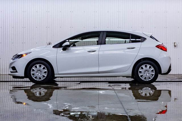 2017 Chevrolet Cruze LT Hatchback BCam Red Deer AB