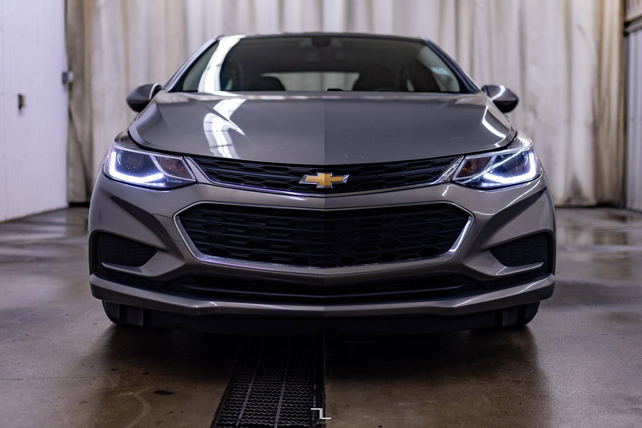 2017 Chevrolet Cruze LT Roof BCam Red Deer AB
