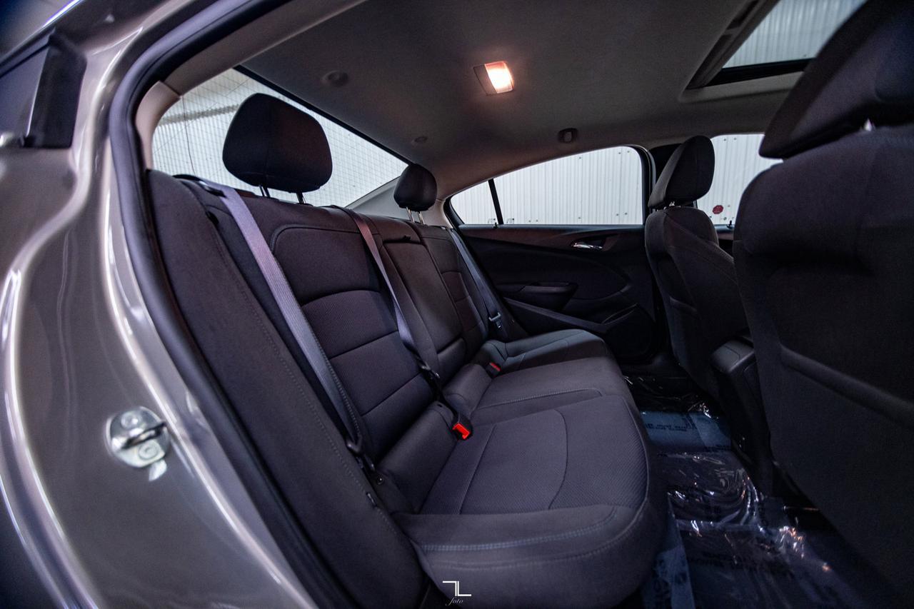 2017 Chevrolet Cruze LT Roof BCam Red Deer AB