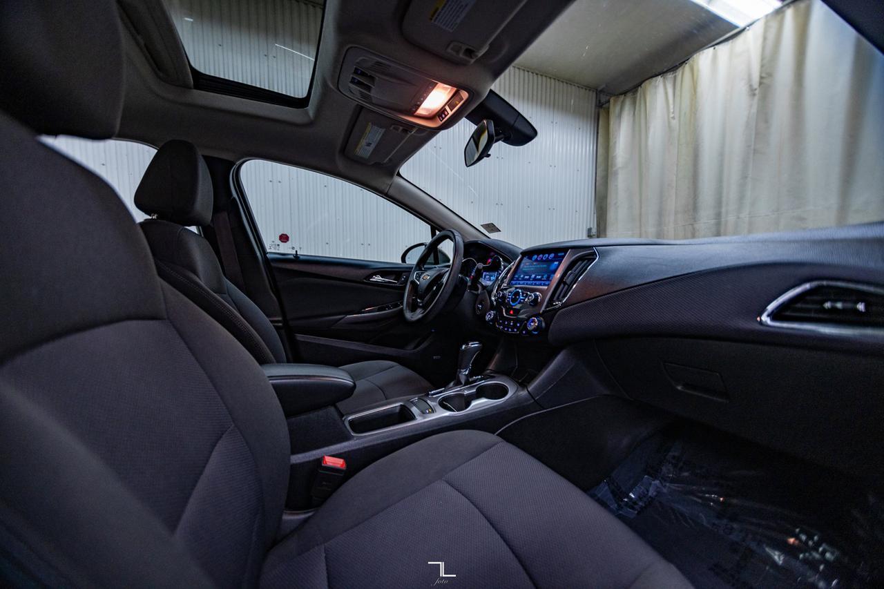 2017 Chevrolet Cruze LT Roof BCam Red Deer AB