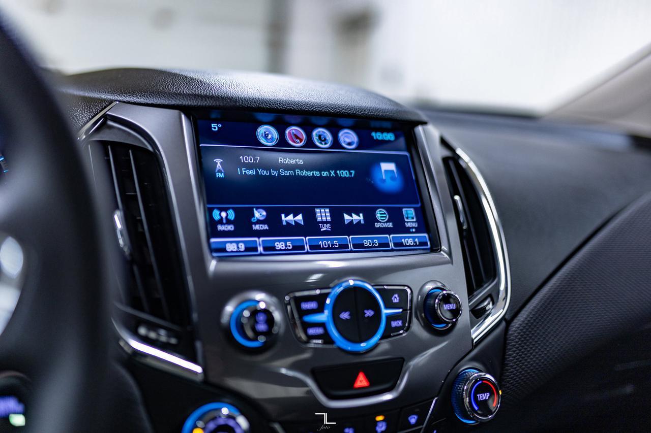 2017 Chevrolet Cruze LT Roof BCam Red Deer AB