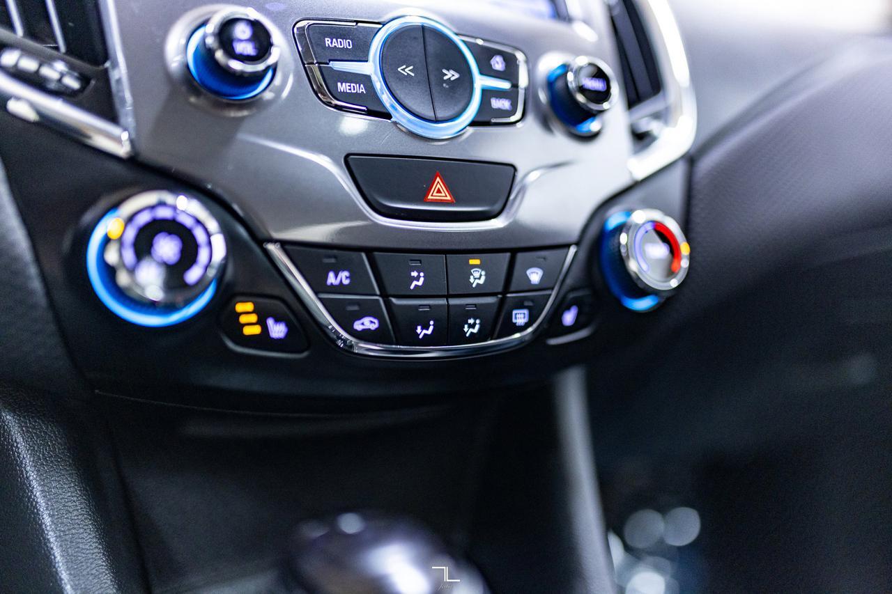 2017 Chevrolet Cruze LT Roof BCam Red Deer AB