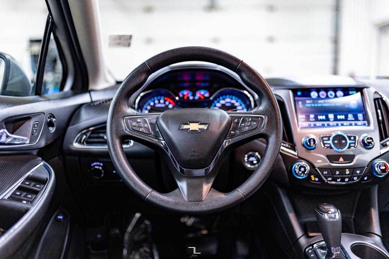 2017 Chevrolet Cruze LT Roof BCam Red Deer AB