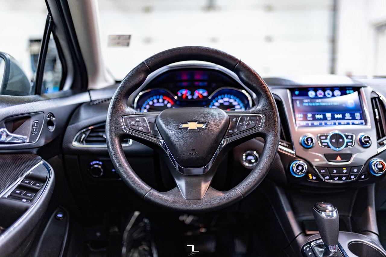 2017 Chevrolet Cruze LT Roof BCam Red Deer AB